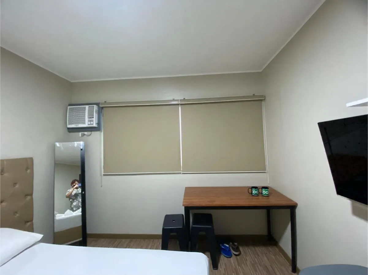 OYO 878 Dg Budget Hotel Naia Manilla