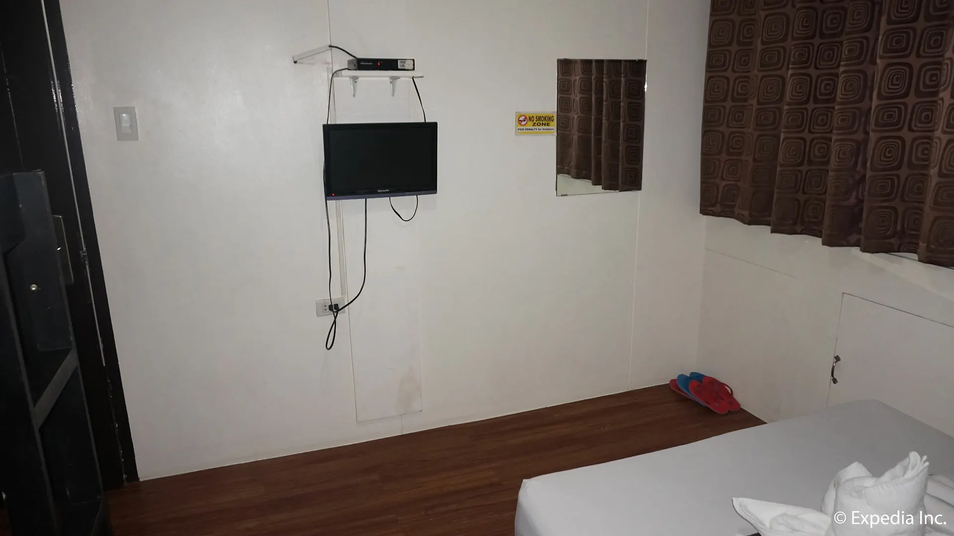 OYO 878 Dg Budget Hotel Naia Manilla